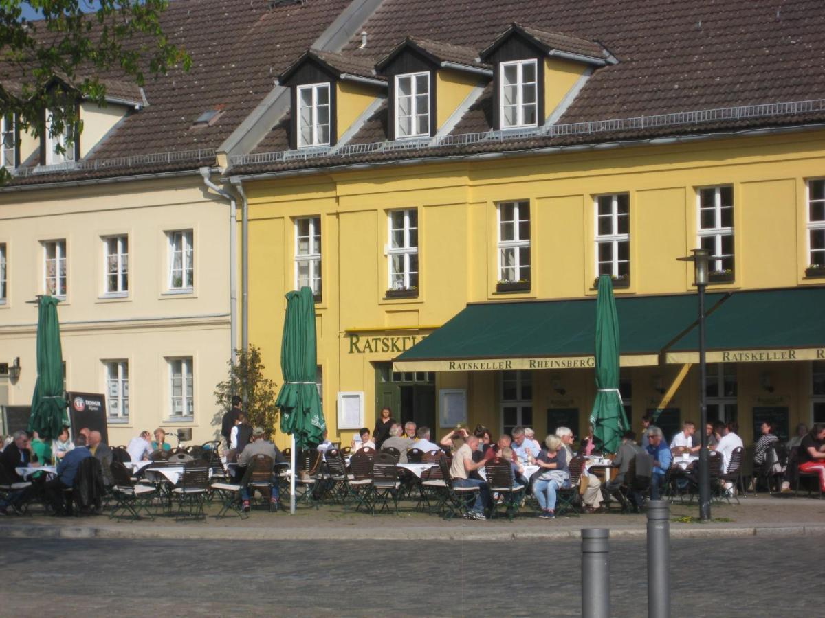 Loggiahaus Am Schloss, 5 Ferienwohnungen, Teils Mit Schloss- Und Seeblick Райнсберг Экстерьер фото